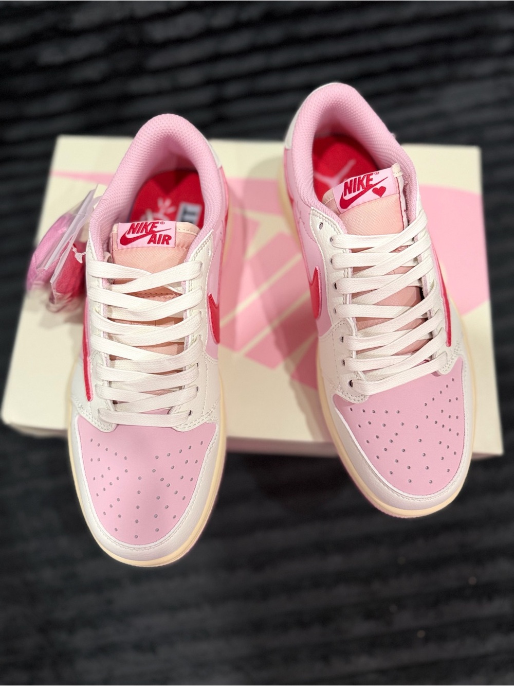 Air Jordan Travis Scott Menโs Low-Top Sneakers in Pink and White